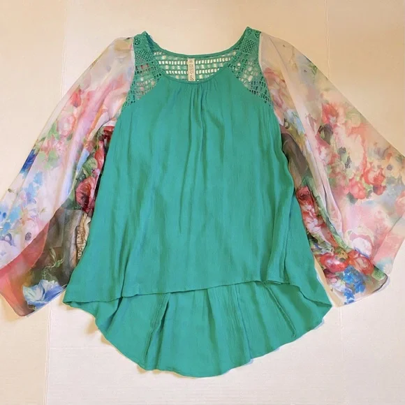 Ellemairco women’s boho bespoke flowy high low green floral crochet blouse - Med - Picture 10 of 13